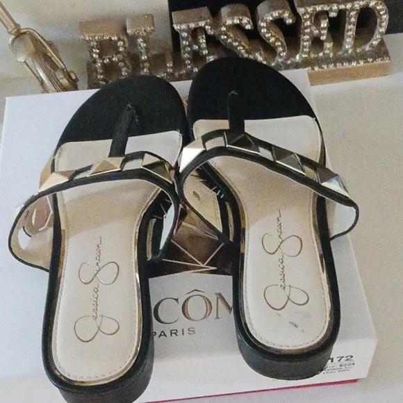 Stylish Black and Gold Sandals. Nwot, this Issa classy one!! - Picture 3 of 5